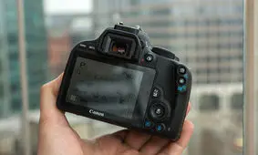 اگر قصد خرید یک دوربین حرفه ای خوب را دارید حتما این مطلب را بخوانید!