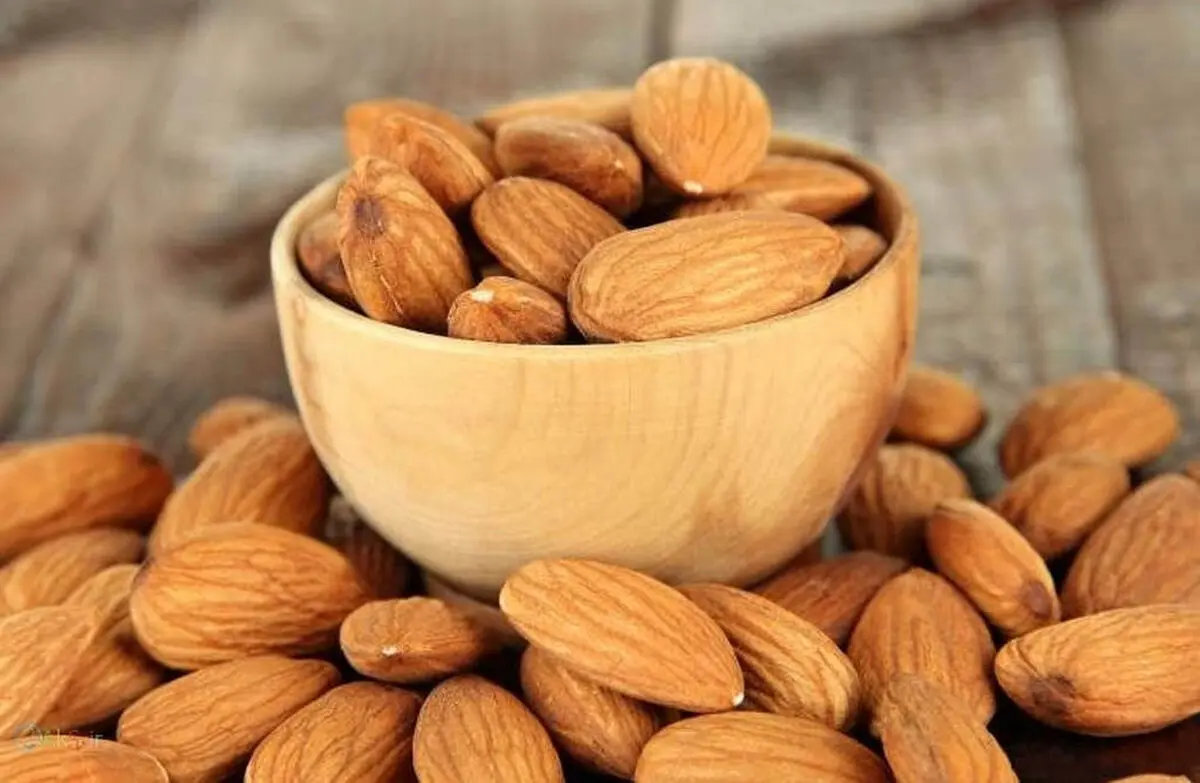 معجزه خوردن بادام در طول روز