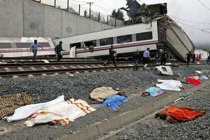 ۱۰ کشته و ۷۳ زخمی در ترکیه در حادثه خروج قطار از ریل