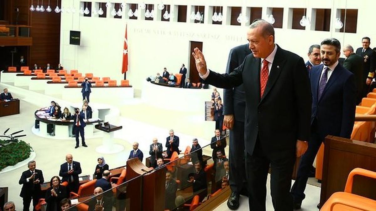اردوغان امروز به عنوان اولین رئیسجمهور اجرایی ترکیه سوگند یاد میکند