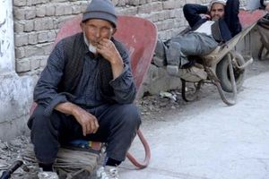 انتقاد کارگران افغانستانی از وضعیت اقتصادی ایران/ کارکردن در ایران دیگر برای ما نمی ارزد
