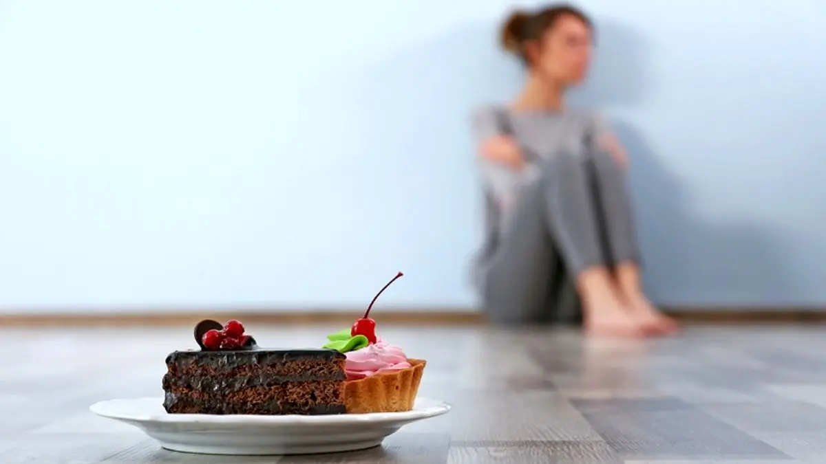 غذاهایی که شما را ناراحت و افسرده می کند