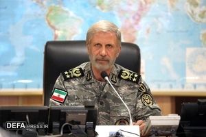 فرمانده کل ارتش: آمریکایی‌ها پاسخ قاطعانه دریافت می‌کنند

