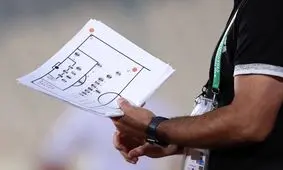 خودکار قرمز یحیی گل محمدی روی نام 5 پرسپولیسی
