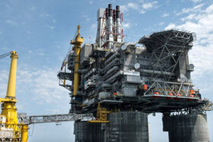 بزرگترین دکل نفتی جهان/ عکس