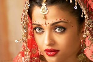 حضور چشمگیر آیشواریا رای در افتتاحیه عروس و تعصب