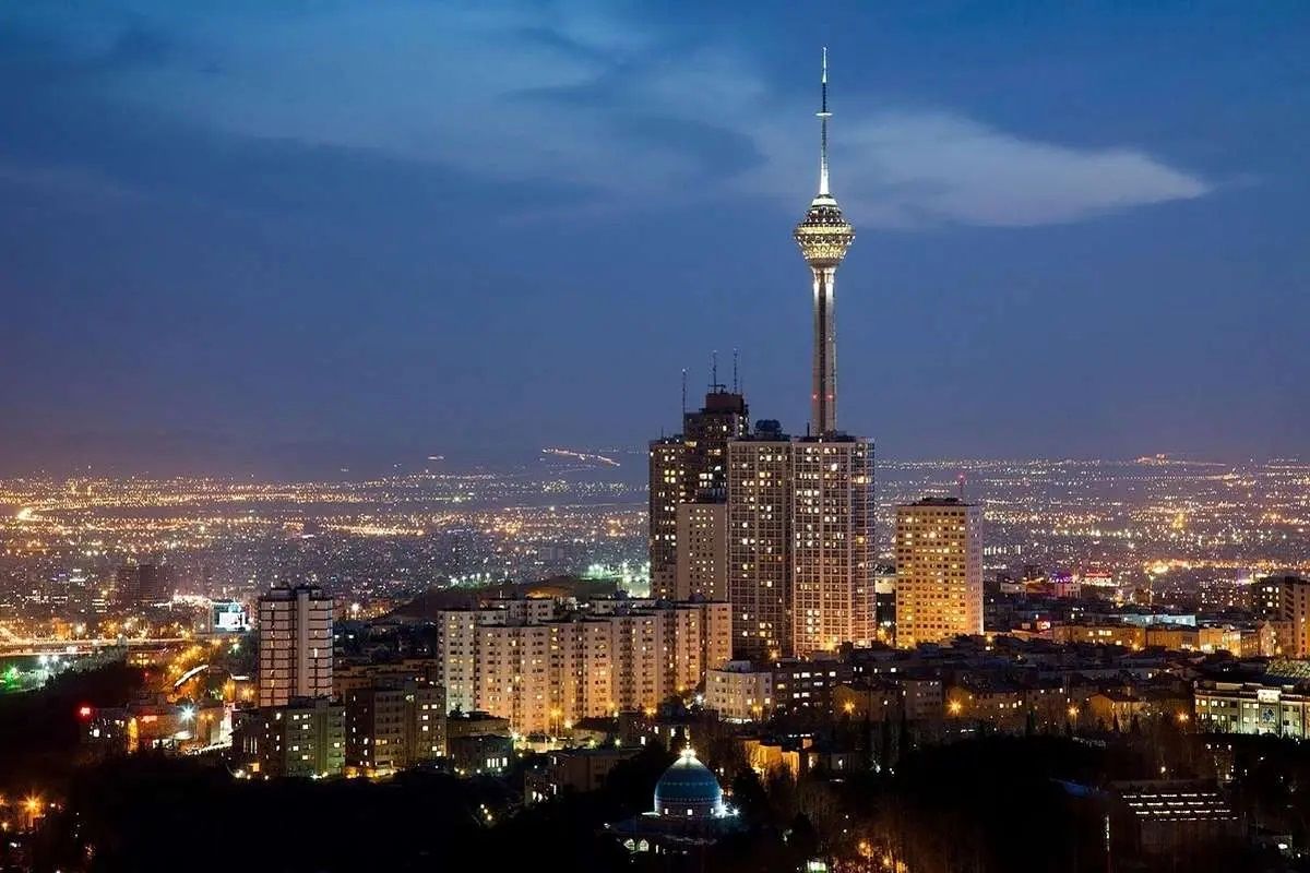 آتشسوزی عمدی در محوطه برج میلاد/ تصاویر