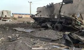 حمله هوایی به انبار امدادی هلال‌احمر در بوشهر؛ تخریب ۲ کانتینر و ۲ خودروی امدادی/ ویدئو