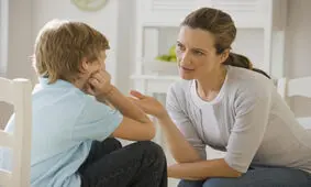 در مورد مسائل جنسی از چه سنی و چگونه با کودک صحبت کنیم؟