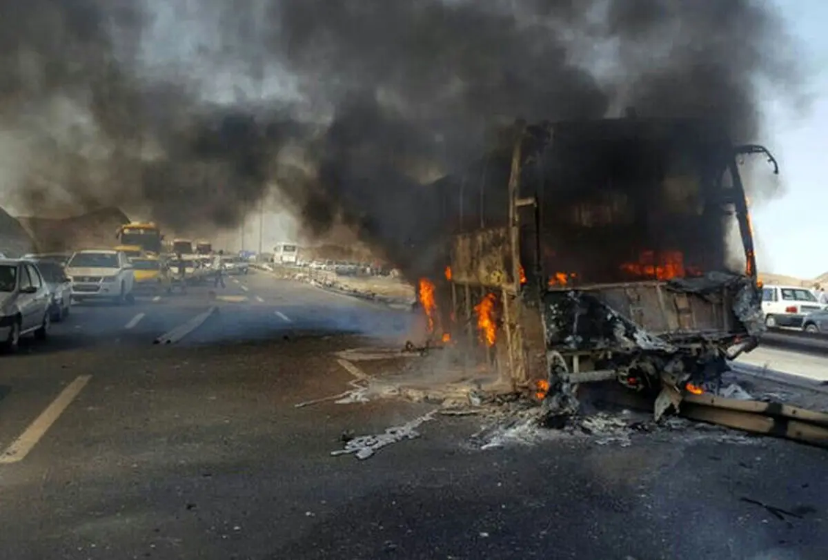 پرونده قضایی در رابطه با حادثه آتش سوزی اتوبوس مسافربری در سنندج تشکیل می‌شود