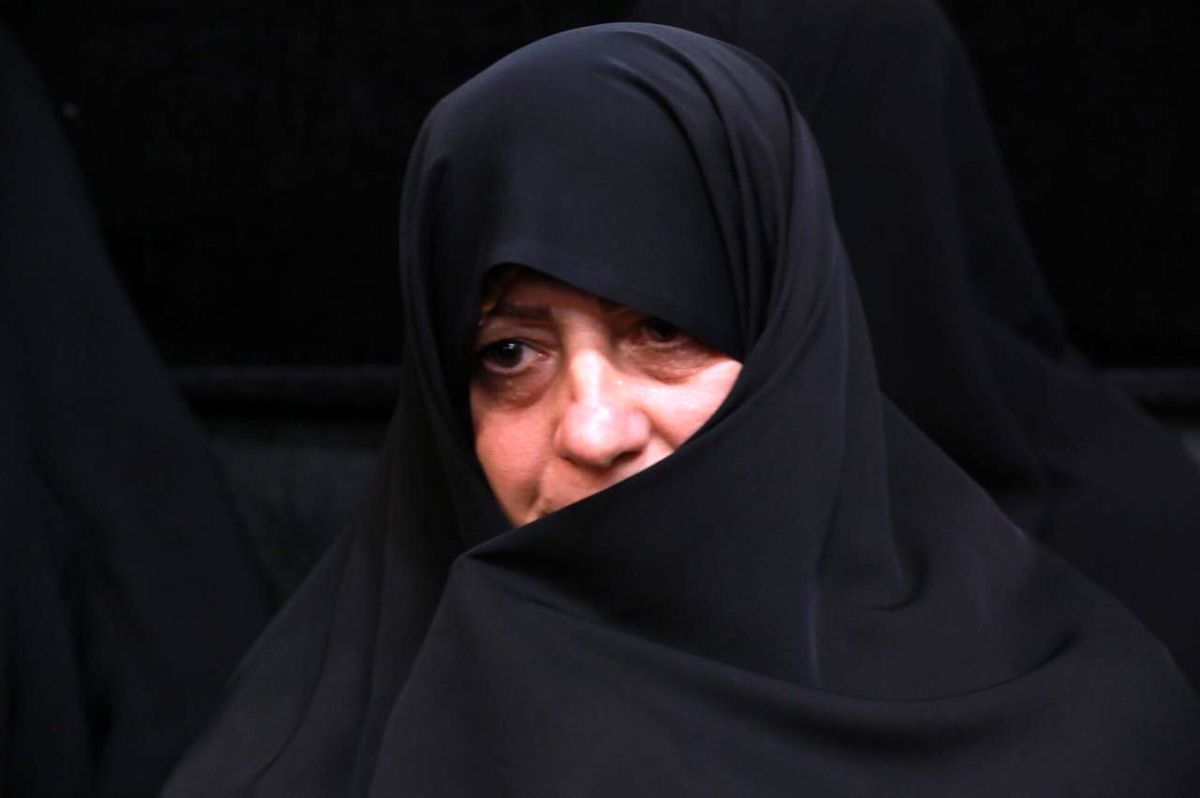 خواهر مسیح علینژاد گفت: حتی اگر پاره تنمان بر خط قرمزها پا بگذارد در برابرش می ایستیم