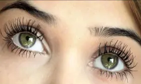 آموزش آرایشگر هالیوودی برای آرایش مژه ها