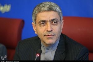 وزیر اقتصاد وارد اصفهان شد
