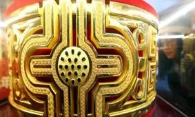 ساخت بزرگترین انگشتر طلا با وزن 82 کیلوگرم