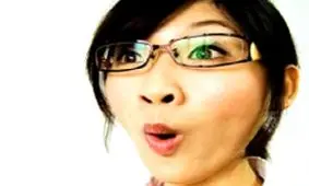 مرد عصبانی زنش را داخل سطل آشغال انداخت