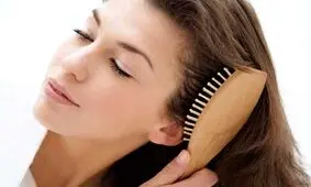 اشتباهاتی که در برس زدن موها مرتکب می شویم