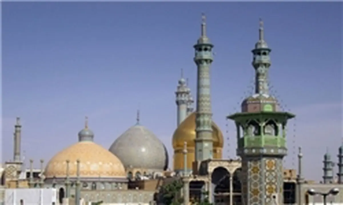 با گدایی حرم فخر به دنیا داریم/ هرچه داریم از این دختر موسی داریم