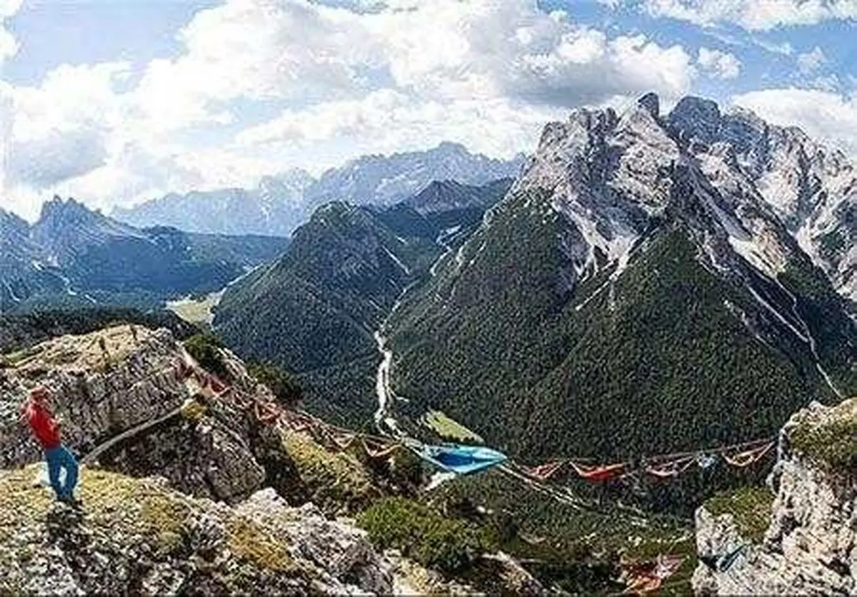 خوابیدن بین زمین و آسمان به مدت چند روز!