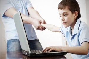 آسیب‌های اعتیاد به اینترنت/ فضای مجازی رشد کودکان را تحت تاثیر قرار می‌دهند