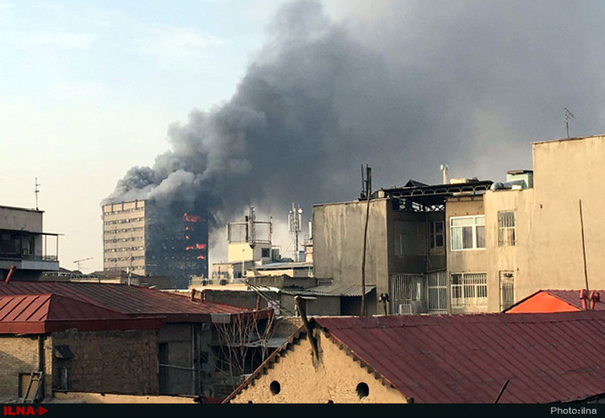 حادثه حریق ساختمان پلاسکو تهران تا کنون 7 مصدوم داشتهاست/ آمادهباش بیمارستانها