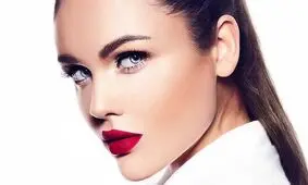 روشی مناسب برای خودآرایی!!