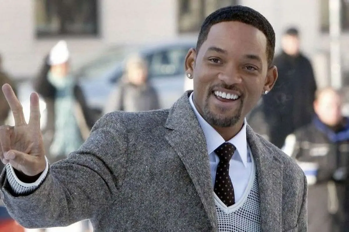 جاسوسی بازیگر مشهور با لباس مبدل