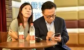 تصویرلورفته گلکسی نوت 9 در دستان مدیر سامسونگ