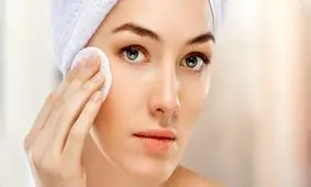 این بیماری در اثر پاک نکردن آرایش چشم به وجود می آید