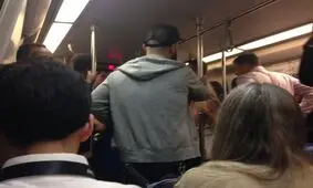 توزیع اسپری خوش بو کننده رایگان در متروی "وین"