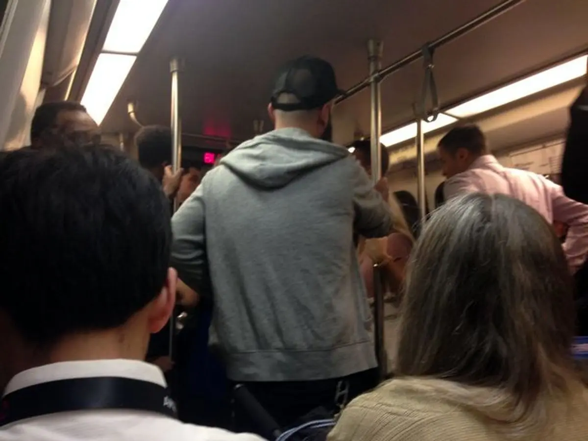 توزیع اسپری خوش بو کننده رایگان در متروی "وین"