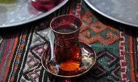 خاصیت نوشیدن چای داغ در روزهای گرم