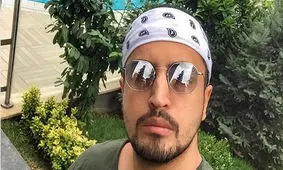 تفریح لاکچری هنرپیشه معروف در کنار استخر