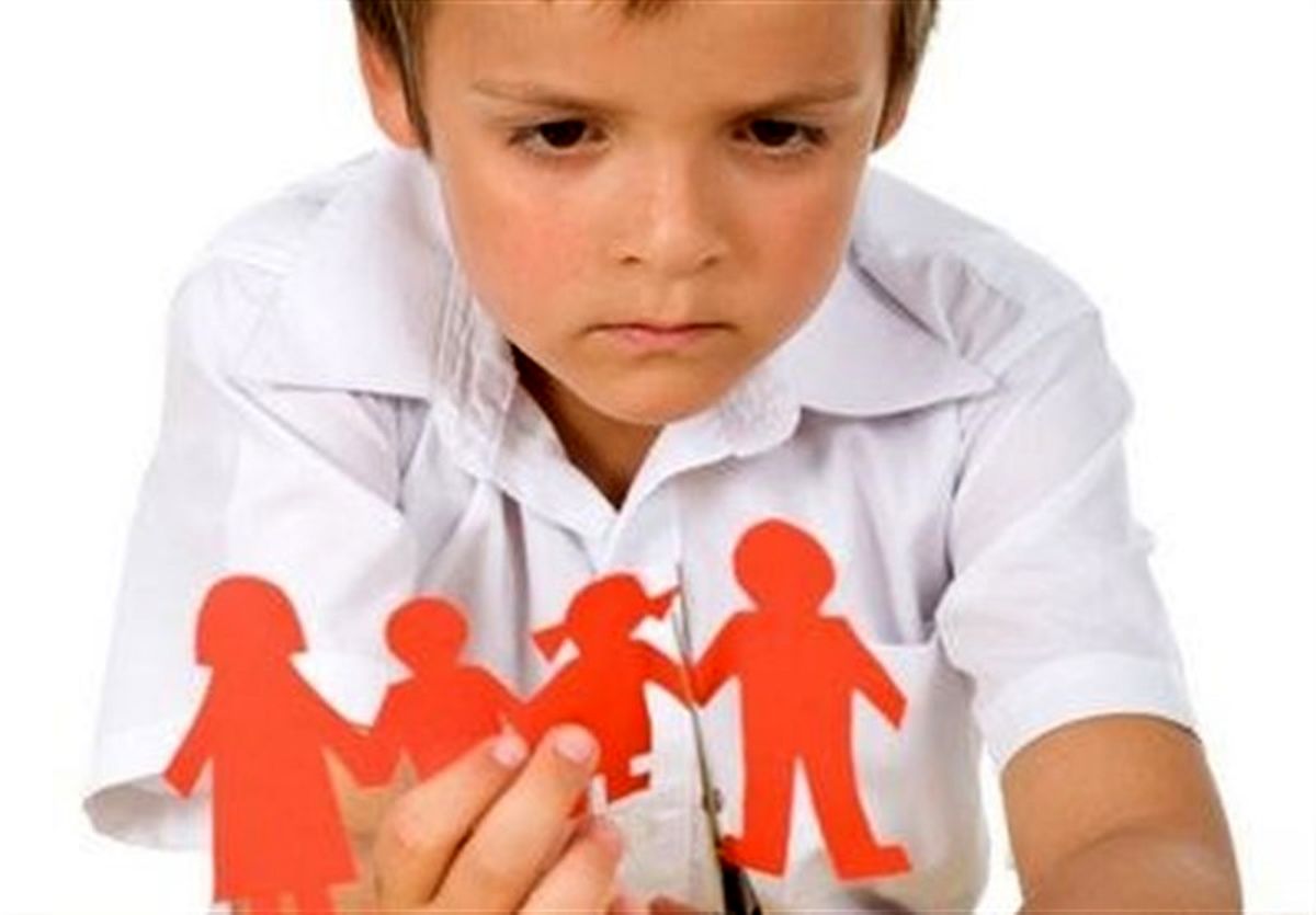 مسئولیت حضانت بچه‌ها بعد از طلاق بر عهده کدام یک از والدین است؟