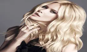 توصیه های آرایشی برای خانم های بلوند