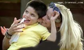 پسر بسیار عجیبی که هر چیزی را می خورد!!