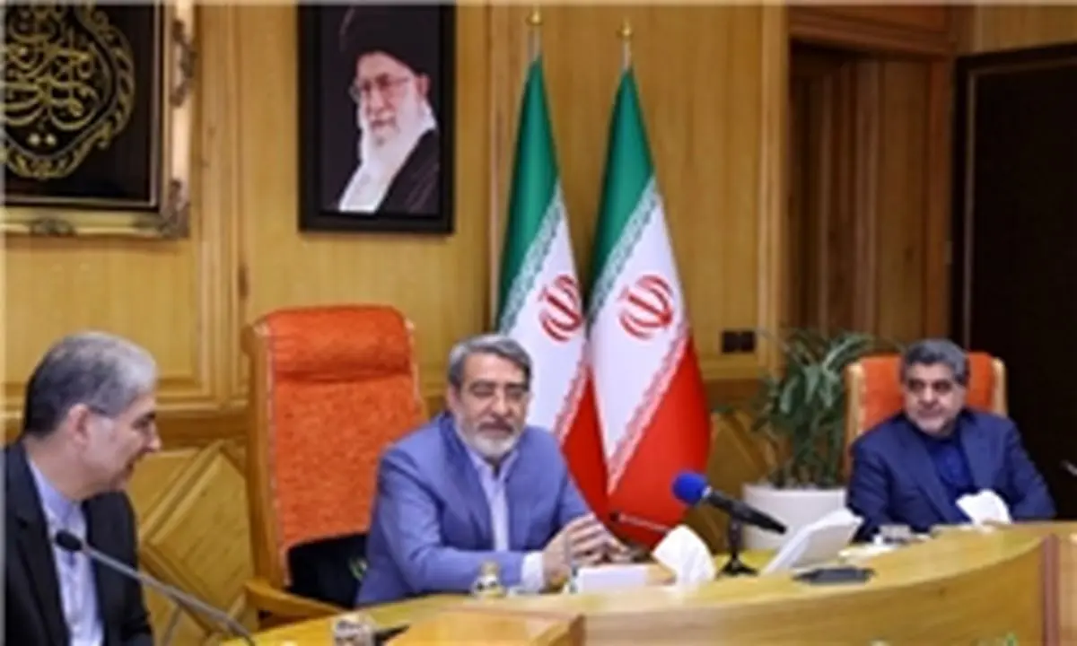 تاکید رهبر انقلاب بر حل معضلات اجتماعی