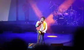 رقص نور و آواز در کنسرت کاوه آفاق +تصاویر