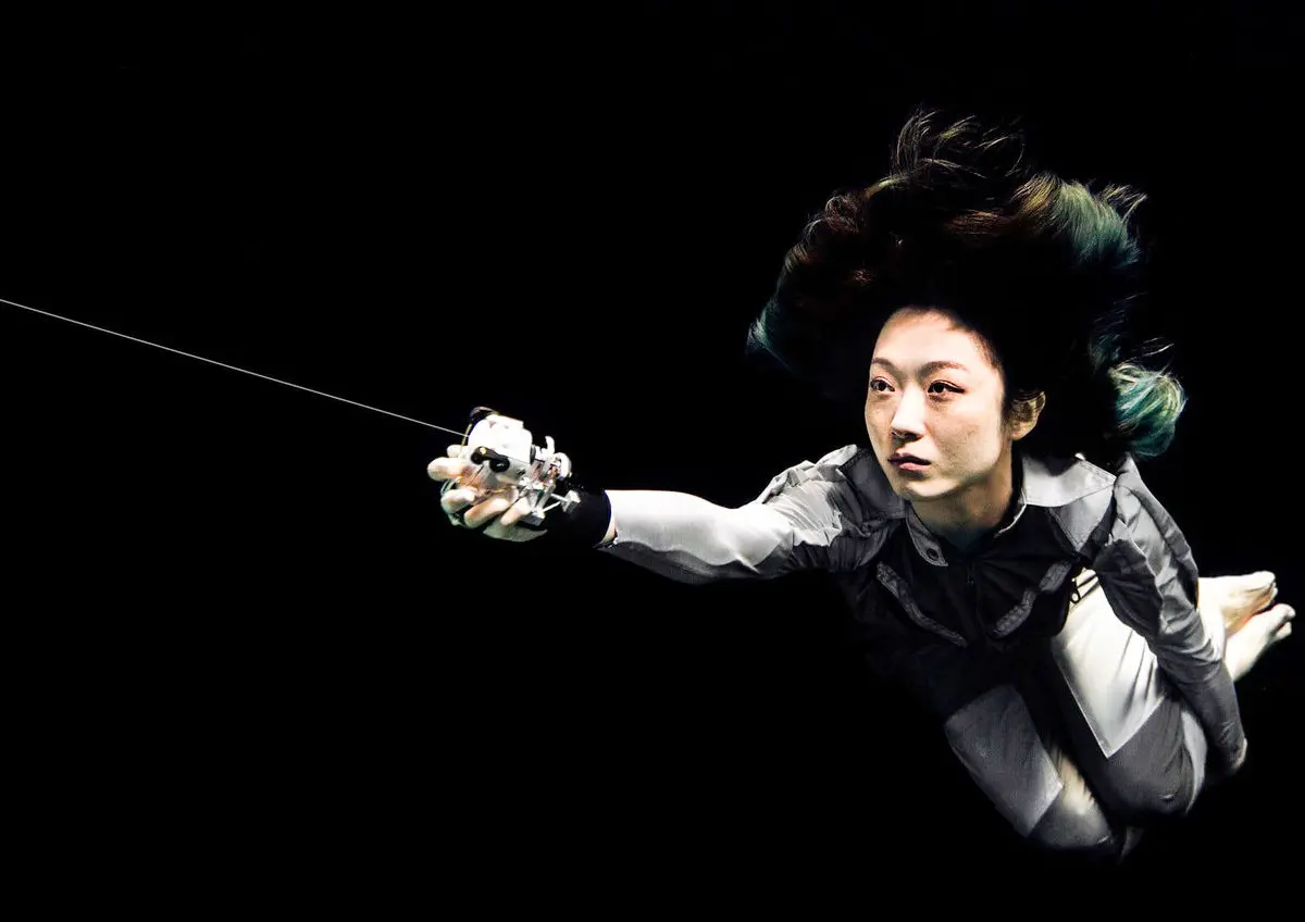 حرکت در فضای خلاء به وسیله تارهای مرد عنکبوتی