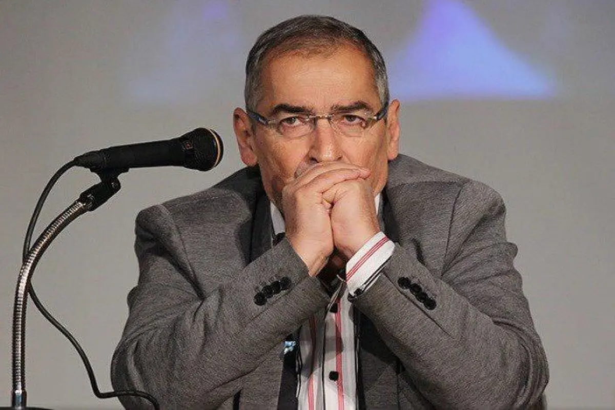 زیباکلام: تضعیف نظام باعث دخالت خارجی‌ها درامورکشور می شود