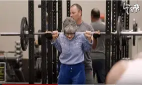 دوربین مخفی خنده‌دار از حضور مادربزرگ در باشگاه