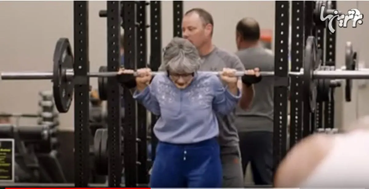 دوربین مخفی خنده‌دار از حضور مادربزرگ در باشگاه