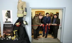 افتتاح بخش هویت بصری و عکس تئاتر فجر / «امروز روز عجیبی است»