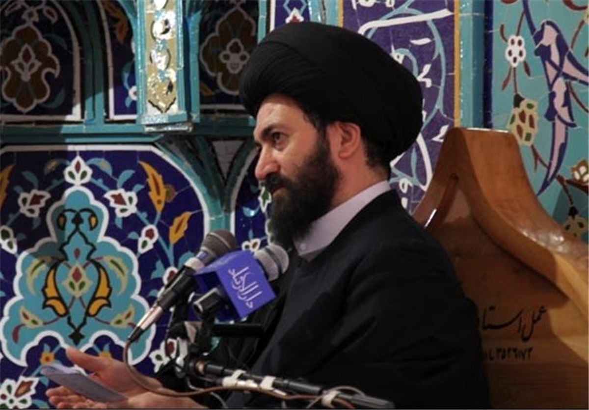 امام جمعه اردبیل جان باختن شهادتگونه آتشنشانان در ساختمان پلاسکو را تسلیت گفت