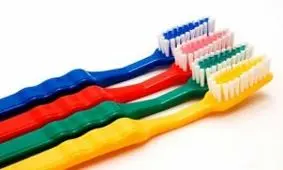 ارتباط مسواک مناسب با حفظ سلامت دندان ها