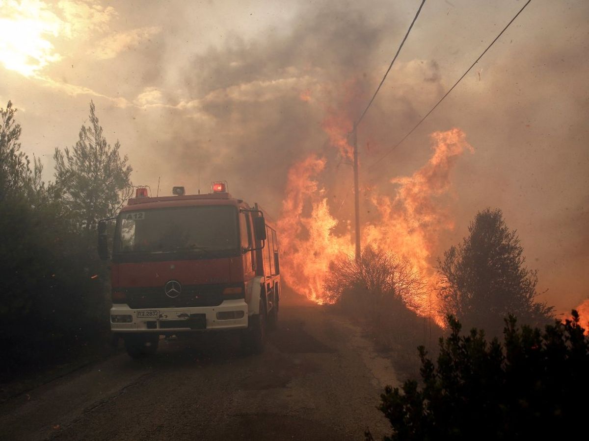 یونان از احتمال عمدی بودن آتش سوزی در آتن خبر داد