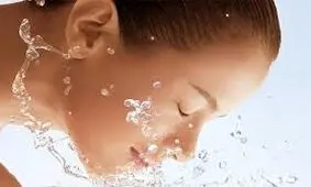 بازدید پوست صورت چرب یا خشک را چگونه شستشو دهیم؟