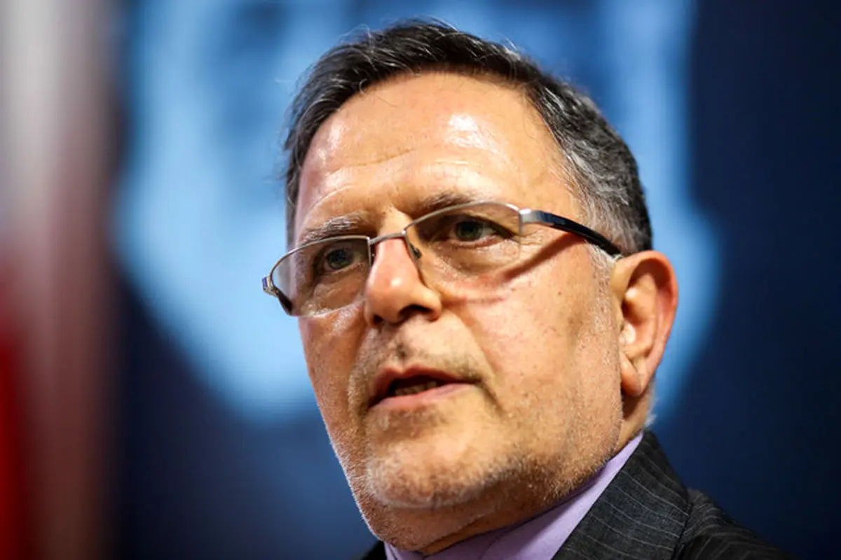 ولی اله سیف: عملکرد پنج ساله‌ام را منصفانه نقد کنید