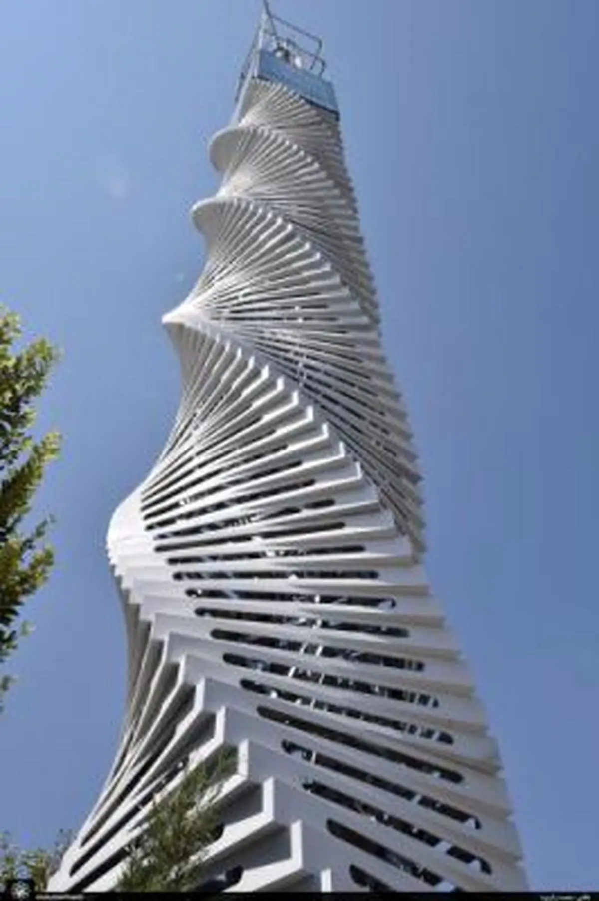 طی چهار سال ۹۵۰ دکل مخابراتی از شهر مشهد حذف می‌شود