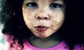 منع 35 ساله استحمام 7 دختر برای پسر دار شدن !