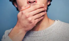 تلخی دهان از چه بیماری‌هایی خبر می‌دهد؟